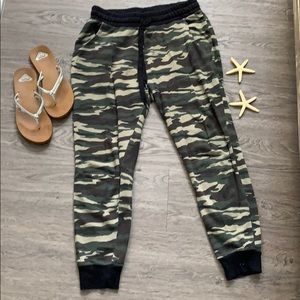 Forever 21 Camouflage pants